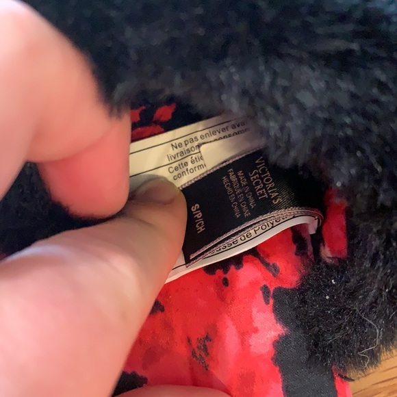 Victoria Secret | Signature Satin Slippers - Picture 8 of 10